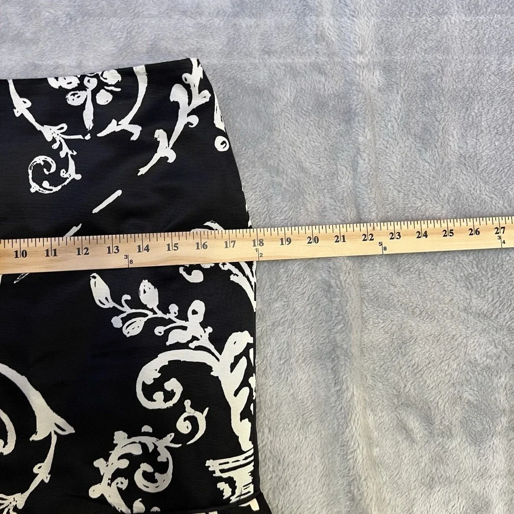 White‎ House Black Market Pencil Skirt Size 2 Black White Floral Print